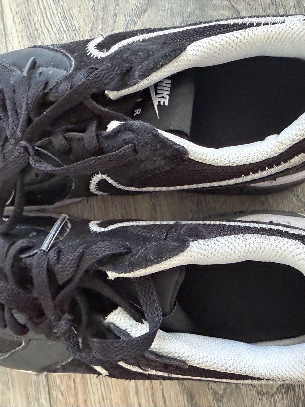 Nike Kids' Black and White Athletic Sneakers size 4Y - Picture 6 of 8